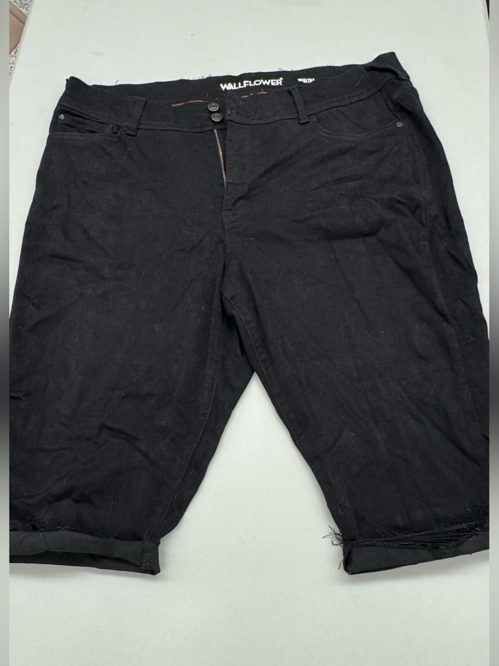 Wallflower Ultra Fit Black Women's Capris Roll Cuff Pants Plus Size 20 Regular